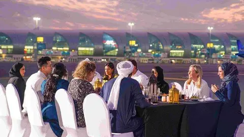 Un momento del iftar celebrado en la pista de DXB. (Instagram)