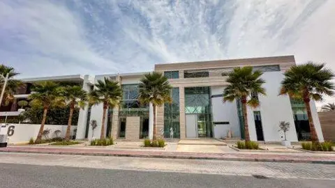 Entrada principal a la mansión. (Fuente externa)