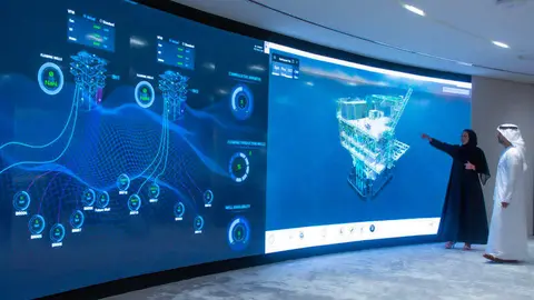 Presentación del inicio del bombeo de crudo en la plataforma marítima de Belbazem. (ADNOC)