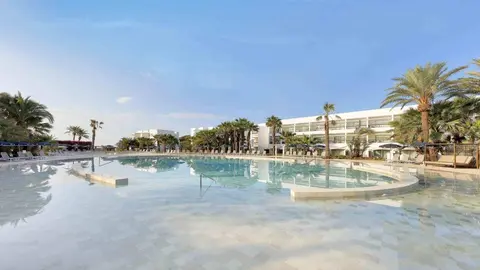 Un hotel de lujo en Ibiza. (Grand Palladium Palace Ibiza Resort & Spa)