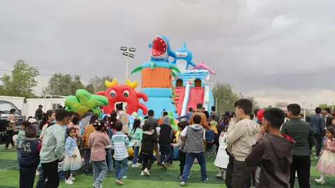 Animación emiratí para los refugiados sirios. (WAM)