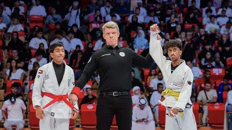 Luchadores de Jiu Jitsu tras una competición. (WAM)