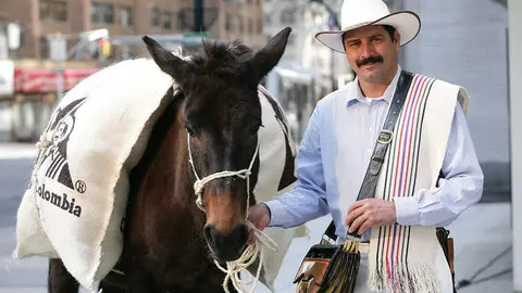 Carlos Casteñada, un Juan Valdez que ha llevado son sobresaliente solvencia el nombre del Café de Colombia por todos los rincones del mundo.