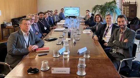 Profesionales de la empresa española Das Photonics en EAU. (WAM)