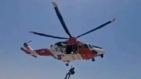 El herido es trasladado en helicóptero. (Instagram)