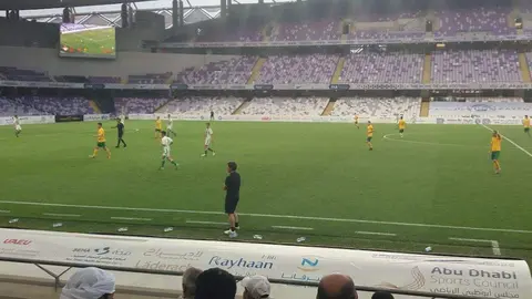 Un partido de fútbol en EAU. (EL CORREO)