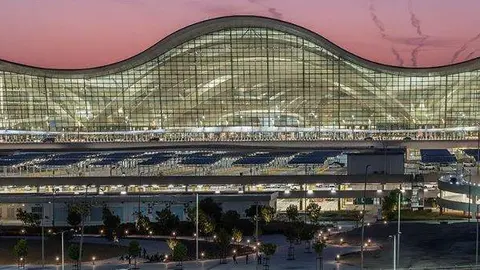 Una imagen del Aeropuerto Zayed en Abu Dhabi. (X)