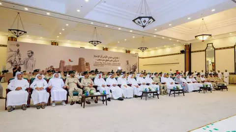 Oficiales de la Policía de Dubai durante un evento. (X)