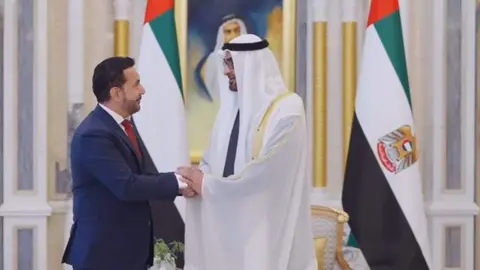 Un momento del acto de entrega de credenciales del embajador venezolano al presidente de EAU. (Cedida)