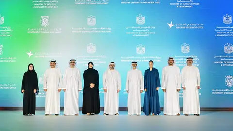 Representantes de las organizaciones firmantes del acuerdo en Abu Dhabi. (WAM)