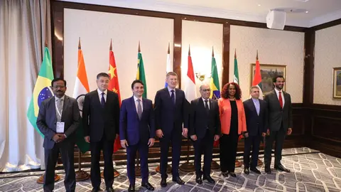 Los ministros participantes en la reunión de los Brics en Rusia. (WAM)