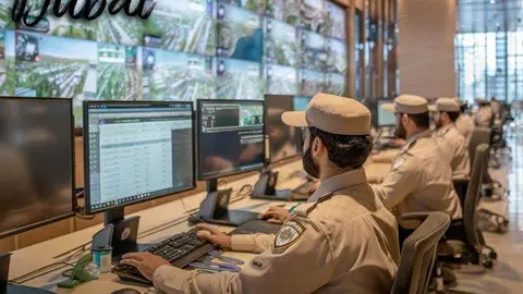 Centro de Control de la Policía de Dubai. (X)