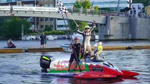 Rashed Al Qemzi del equipo Abu Dhabi Powerboat. (WAM)