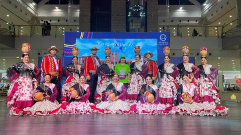 El ballet paraguayo en Emiratos Árabes. (Cedida)