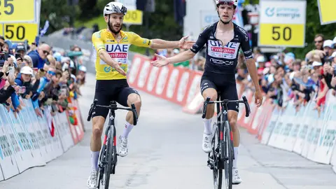 Ciclistas del UAE Team Emirates. (WAM)