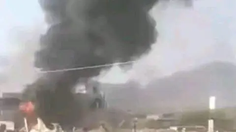 Una imagen de X del estallido de la bomba en Yemen.