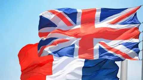 Banderas de Gran Bretaña y Francia . (Fuente externa)