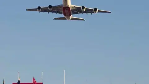 Una captura de pantalla del vídeo difundido por Emirates.