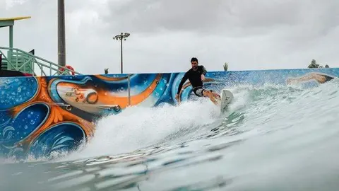 La piscina de surf en Abu Dhabi. (Instagram)