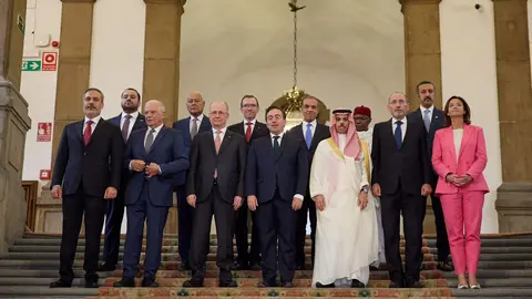 Foto de familia de los asistentes a la reunión en Madrid para impulsar el fin de la guerra en Gaza. (X)