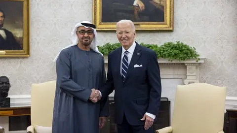 El jeque Mohamed y Biden este lunes en La Casa Blanca. (WAM)