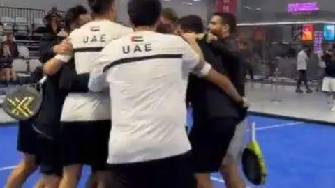 Los jugadores de Pádel de EAU celebran la clasificiación. (Tik Tok)