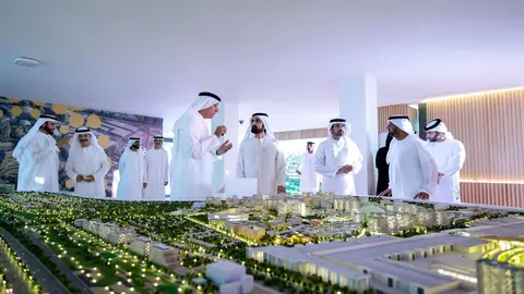 El gobernante de Dubai ante al plan urbano de Expo City. (WAM)