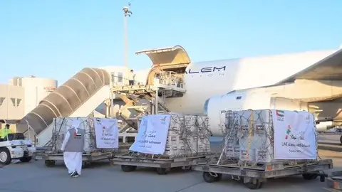 Captura de pantalla del vídeo difundido de Ayuda emiratí al Líbano. (WAM)