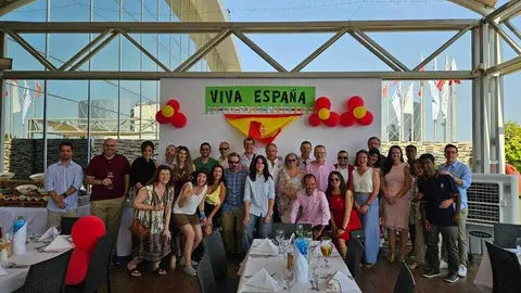 Asistentes al Día Nacional de España en Bahréin. (Cedida)