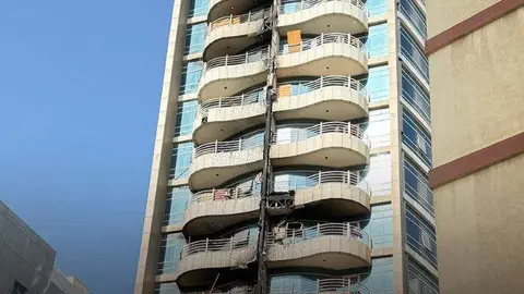 El fuego afectó a varios de los pisos de la torre. (X)