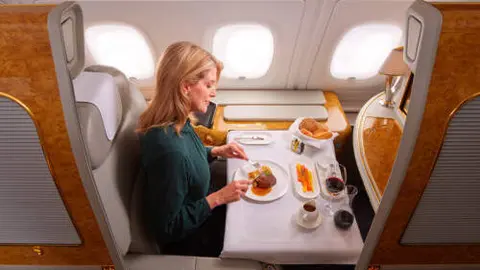 Menú de Emirates. (Web Emirates)