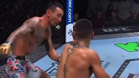 Momento en que Topuria noquea a su rival en el Etihad Arena. (WAM)