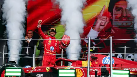 Sainz celebra la victoria en México. (X)