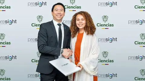 El director general de Presight y la ministra de Ciencia, Tecnología e Innovación de Colombia. (WAM)