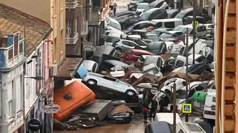 Daños catastróficos y mortales provocados por la DANA en Valencia. (X)