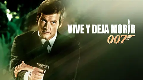 El actor británico Roger Moore protagoniza la versión cinematográfica de 'Vive y deja morir'.