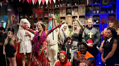 Noche de terror en Lola Taberna Dubai. (EL CORREO)