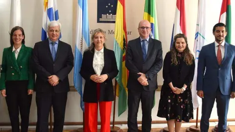 Primero por la derecha, el representante de EAU en Mercosur. (Cedida)