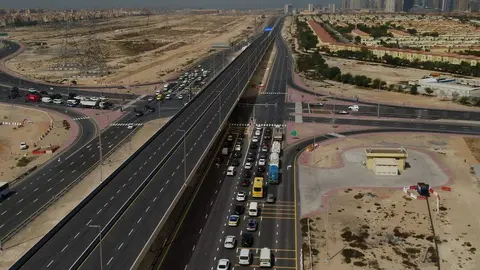 Una vista aérea de la calle Al Jamayel en Dubai. (WAM)