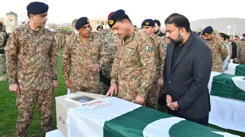 Funeral por los fallecidos en el atentado de Pakistán. (X)