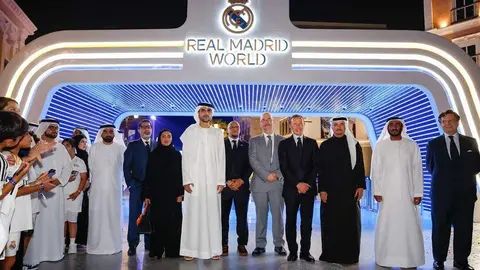 Autoridades asistentes a la inauguración. (Real Madrid World)