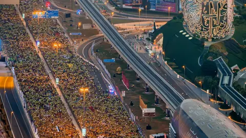 Participantes en la Dubai Run en Sheikh Zayed Road. (Dubai Media Office)