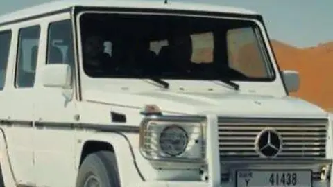 Un coche a subasta en Dubai. (X)