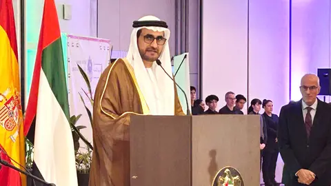 El embajador emiratí en España, Omar Obaid Alshamsi, durante un intervención. (EL CORREO)