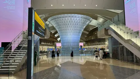 Interior del Aeropuerto Internacional Zayed en Abu Dhabi. (EL CORREO)