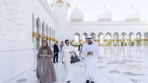 En el centro de la imagen la ministra de Exteriores de Ecuador. (WAM)