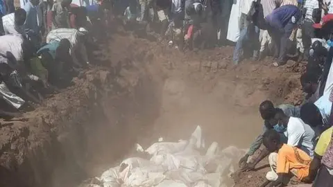 Una imagen de fallecidos en Sudán. ( Emergency Lawyers)