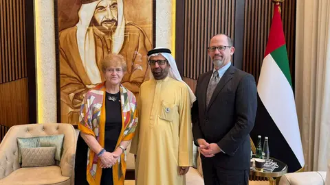 La enviada estadounidense junto al presidente del FNC de EAU. (WAM)