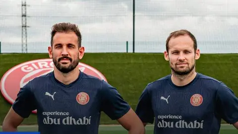 Jugadores del Girona con el espónsor en la camiseta. (Fuente externa)