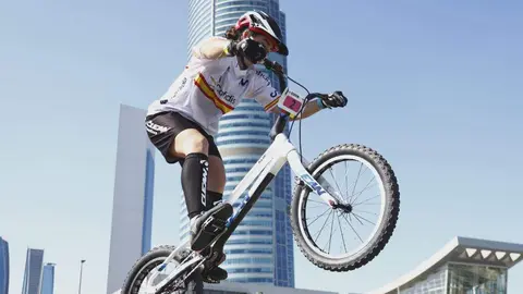 Un momento de la actuación de Riera en Abu Dhabi. (X)